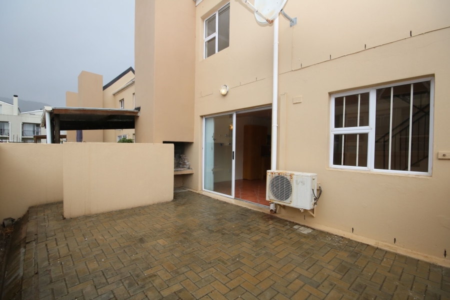 3 Bedroom Property for Sale in Whispering Pines Western Cape